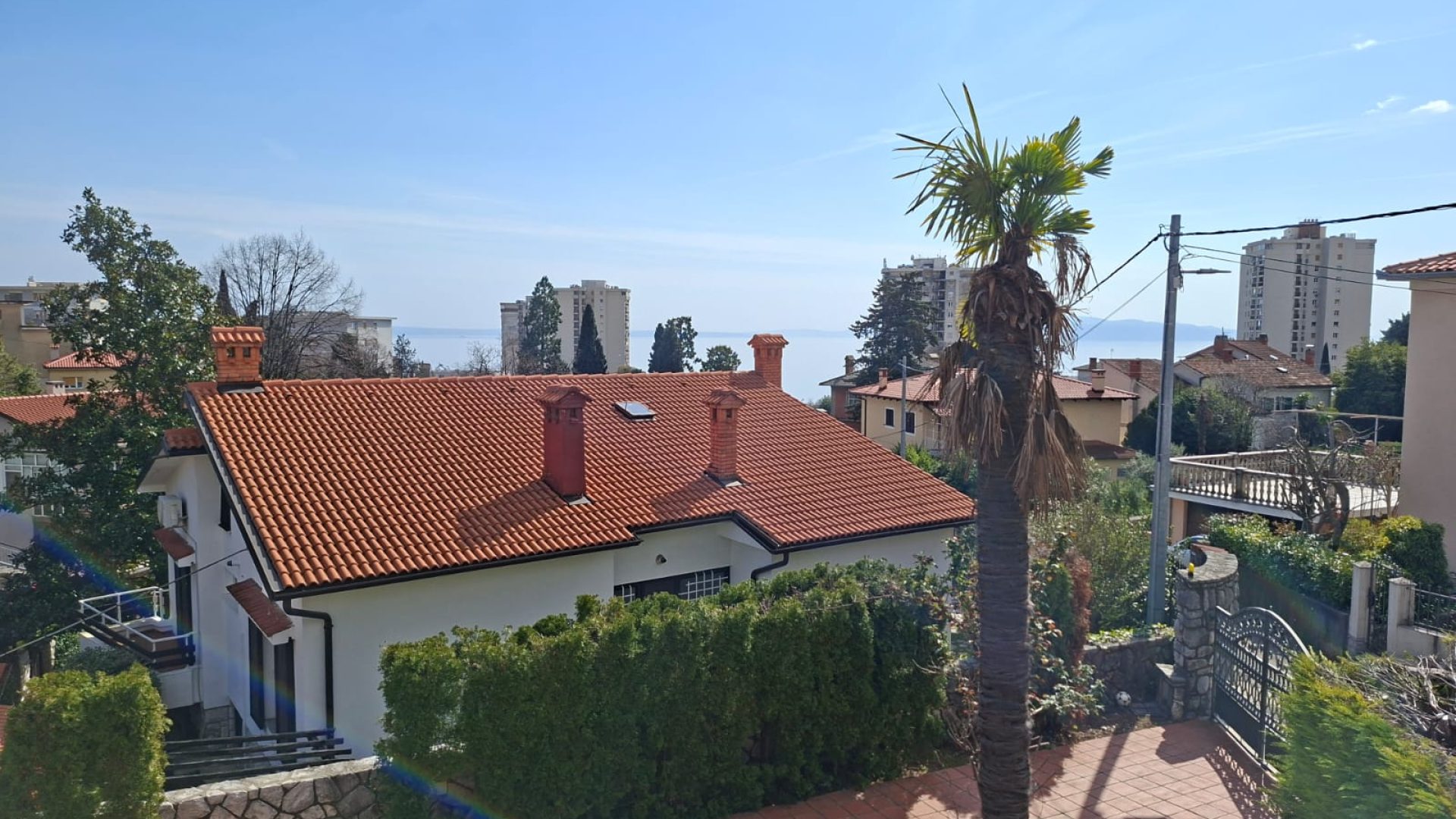 Pogled na more i okolinu s kuće na Donjem Zametu