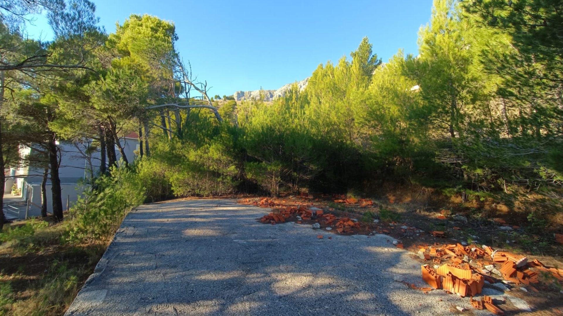 Ravan dio građevinskog zemljišta u Lokvi Rogoznici