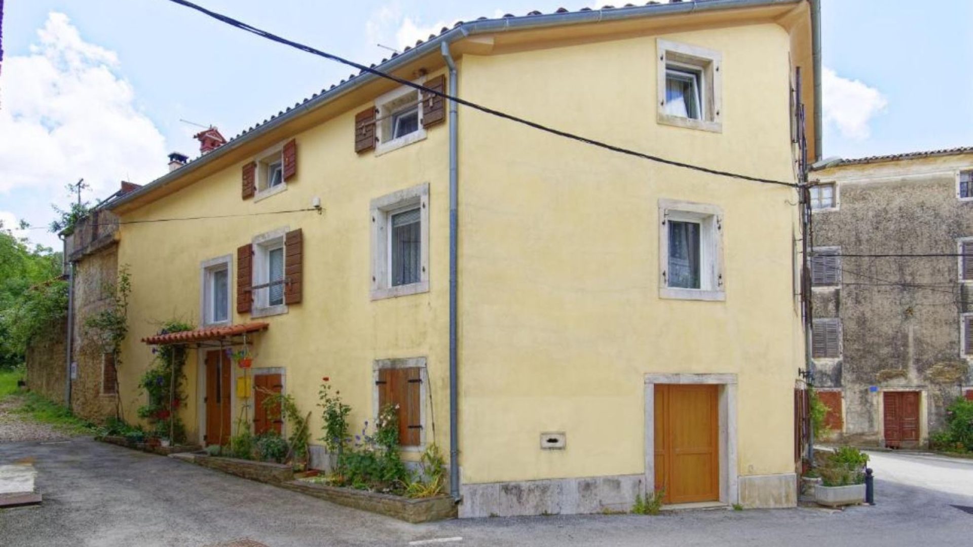 istra-momjan-kuca-centru-3-stana-slika-260135700