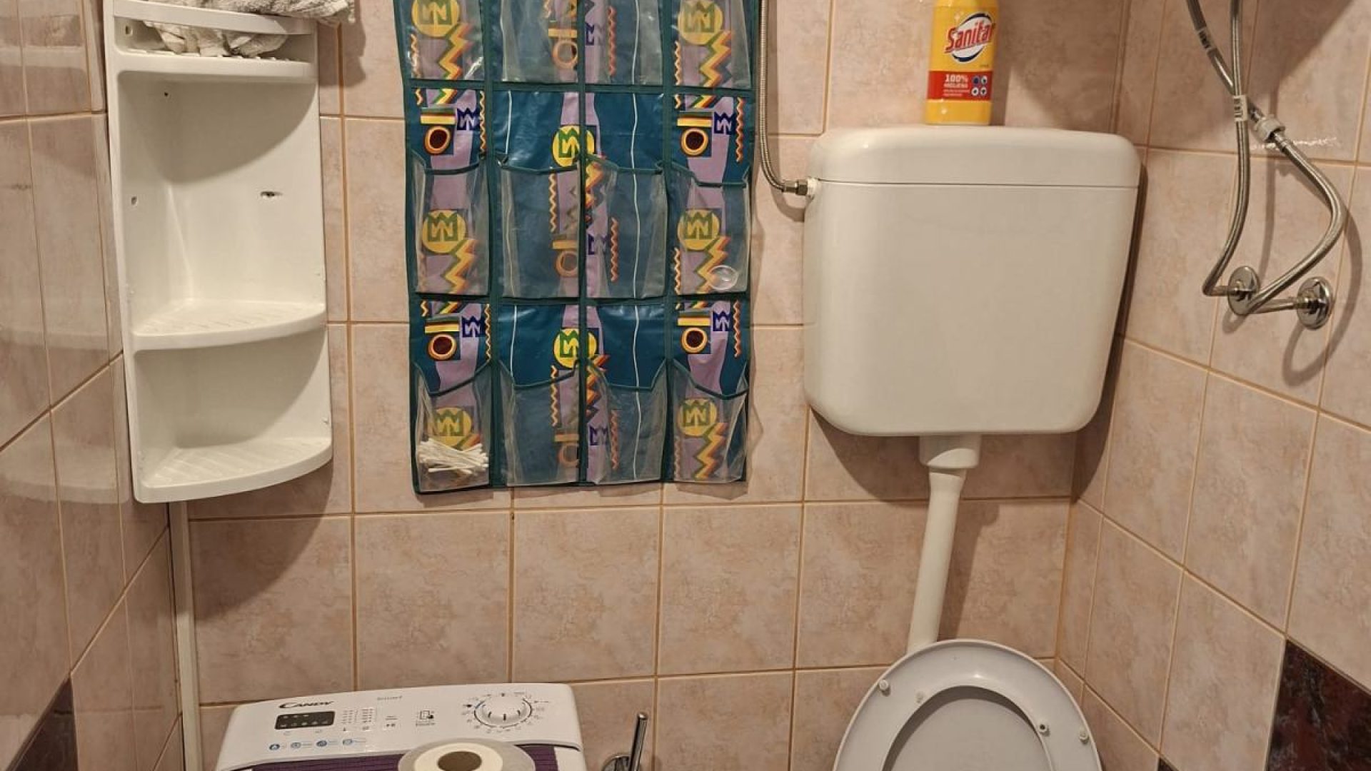 Sanitarni prostor garsonijere