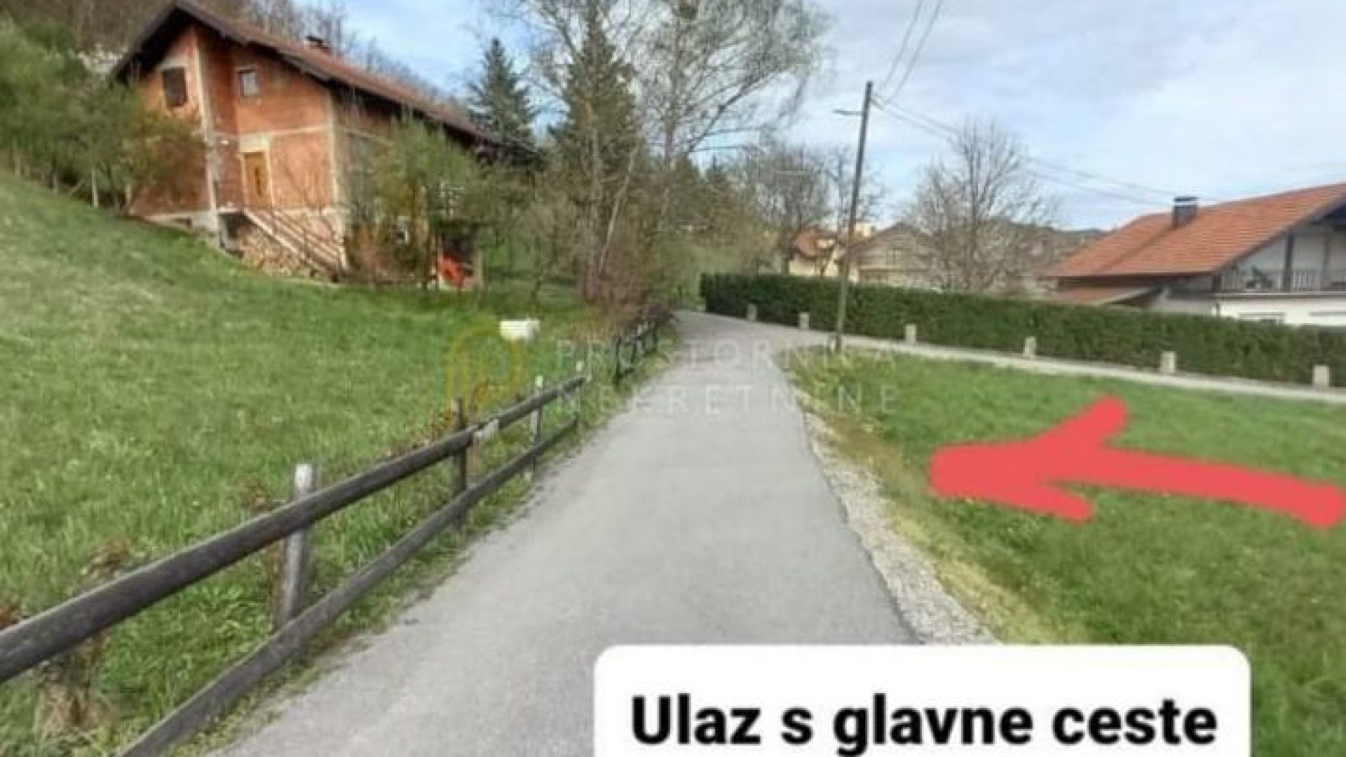 Ulaz na građevinsko zemljište u Pojatnom s pristupom s glavne ceste